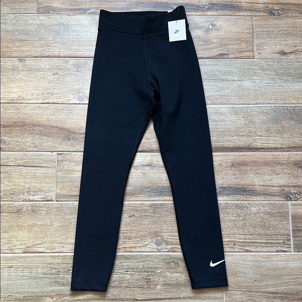 Nike Black Performance Leggings Compression Fit Soft Feel Size XS 24 Inch Inseam
